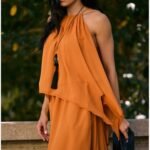Conjunto Blusa e Saia